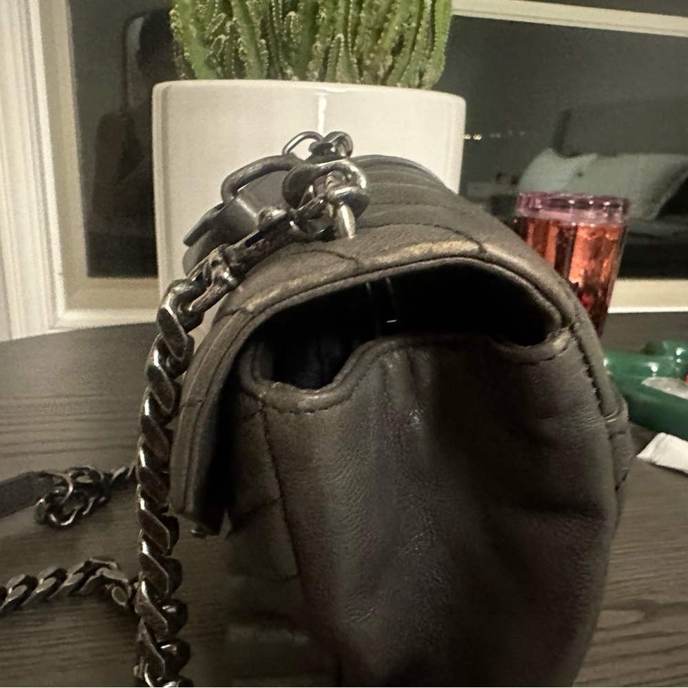 SAINT LAURENT
Sheepskin Matelasse Chevron Monogram Medium College Bag Asphalt - Picture 3 of 6